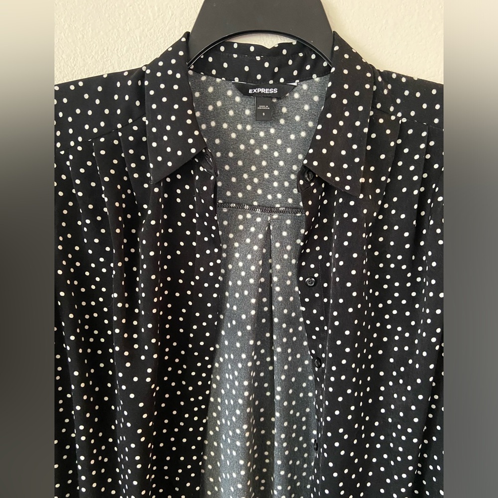 Express Oversized Button Up Blouse, black with white polka dots, size small